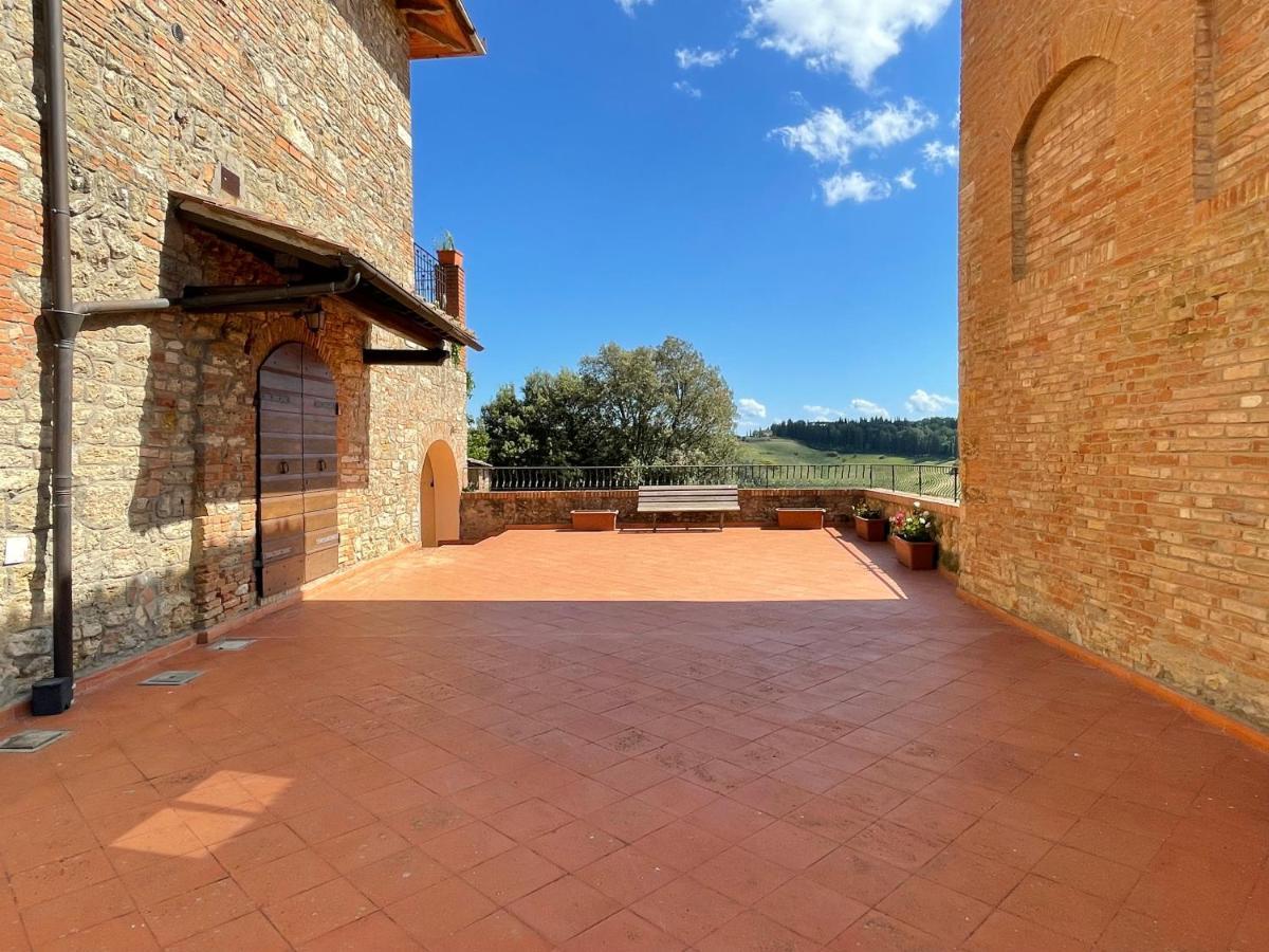 Agriturismo Castello Di Montauto San Gimignano Bagian luar foto