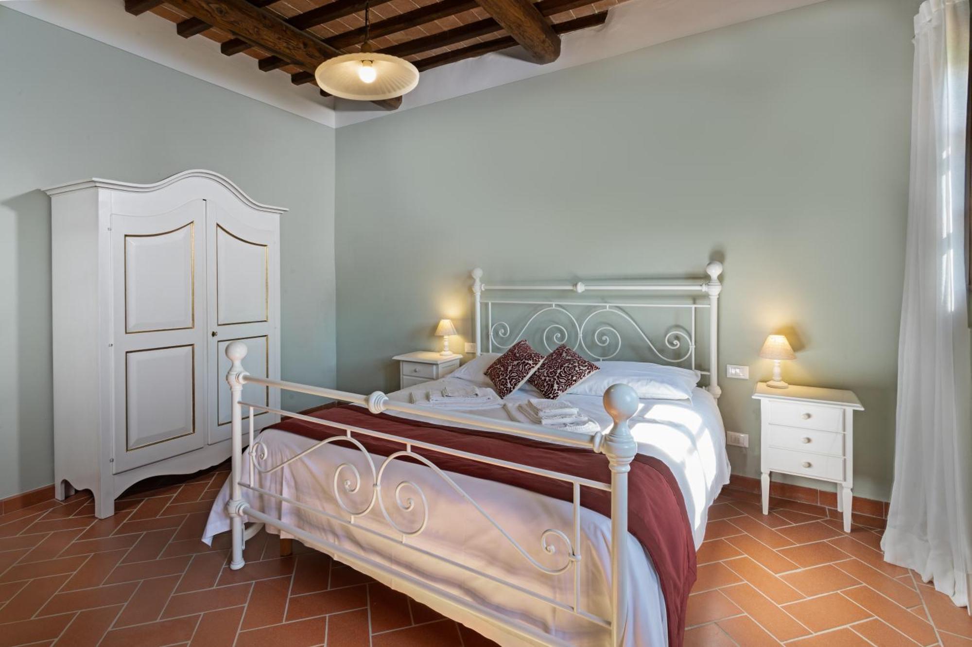 Agriturismo Castello Di Montauto San Gimignano Bagian luar foto