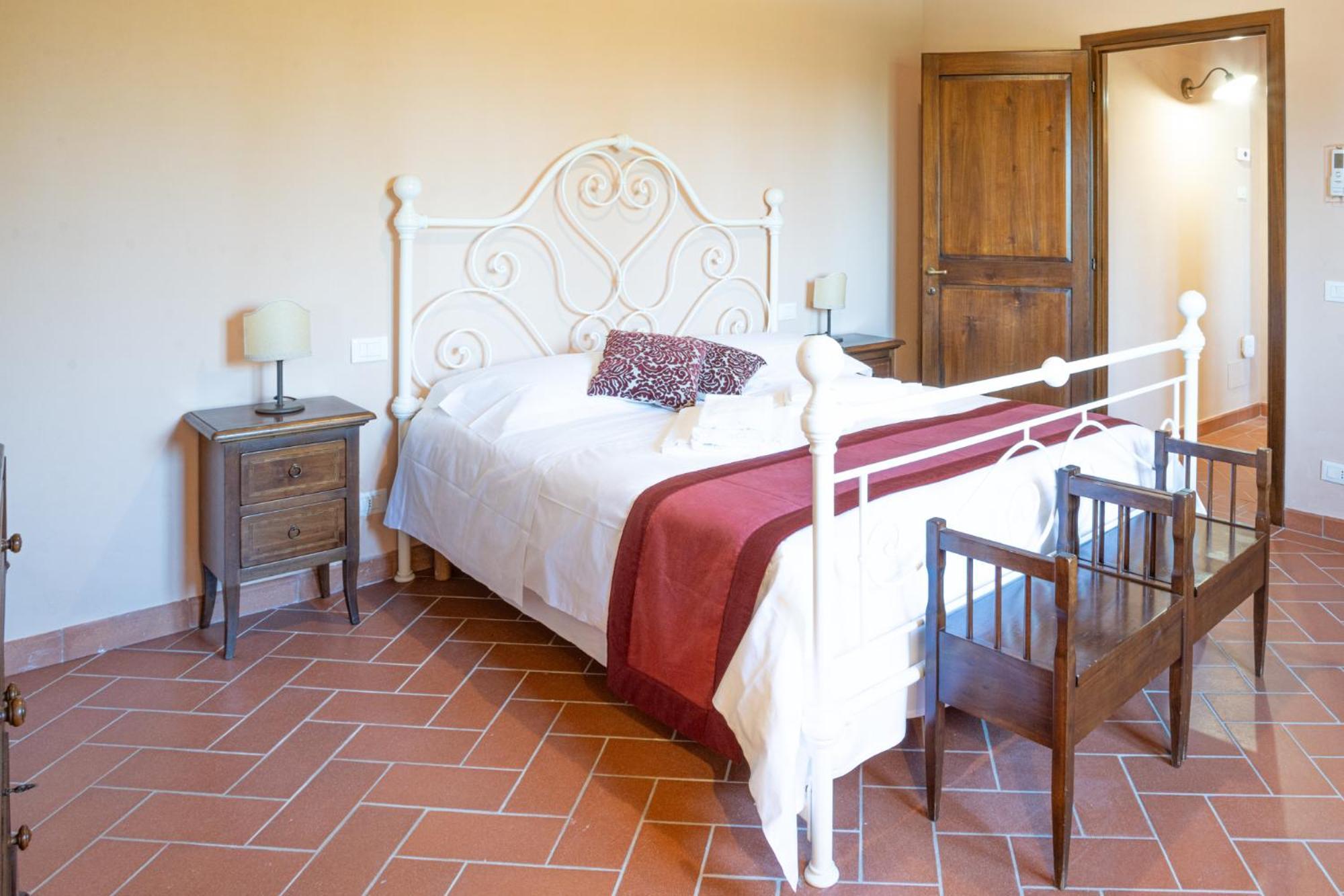 Agriturismo Castello Di Montauto San Gimignano Bagian luar foto
